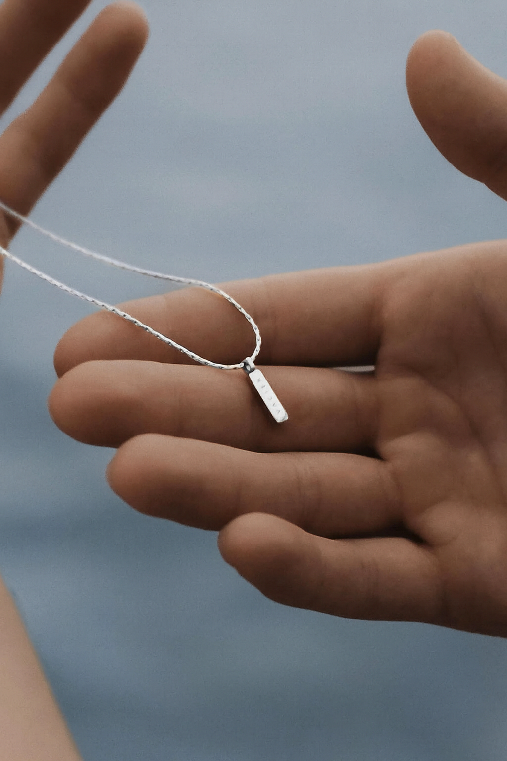 שרשרת לגבר - WIRE PENDANT NECKLACE