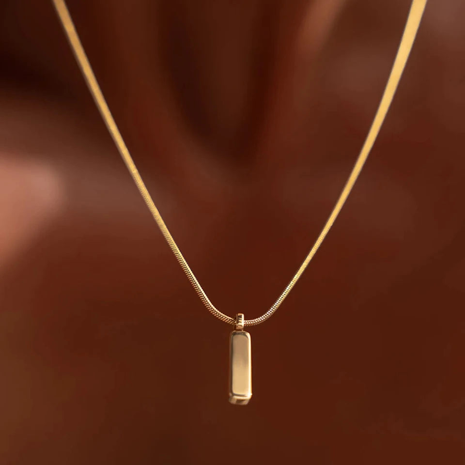 שרשרת לגבר - SQUARE PENDANT NECKLACE